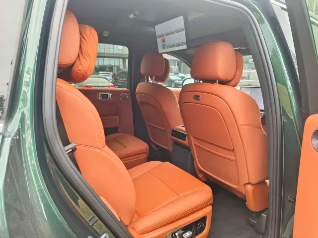 Li Auto L8 — Фото автомобиля 5
