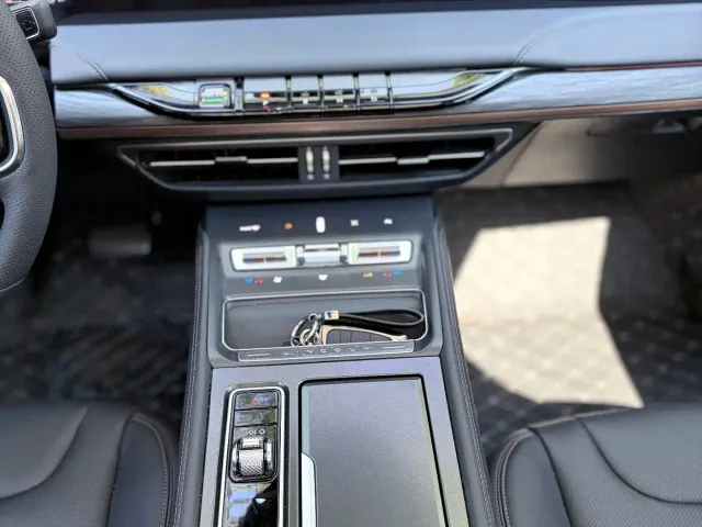 Lincoln Z — Фото автомобиля 11