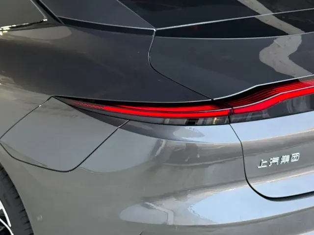 IM Motors L7 — Фото автомобиля 12