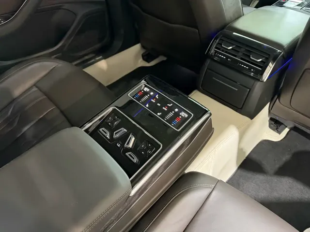 Audi A8 — Фото автомобиля 9