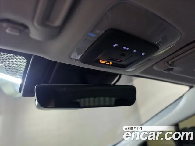 Toyota Prius Generation 5 — Фото автомобиля 16