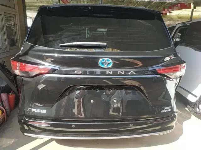 Toyota Toyota Sienna 2021 2.5L Hybrid Luxury Edition — Фото автомобиля 5