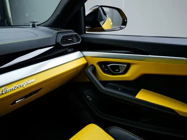 Lamborghini Urus — Фото автомобиля 27