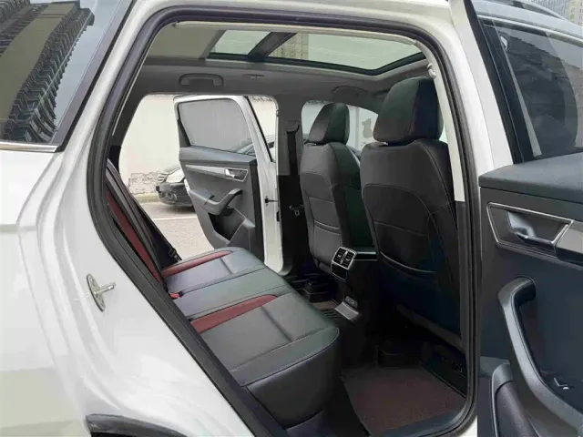 Skoda Karoq — Фото автомобиля 8