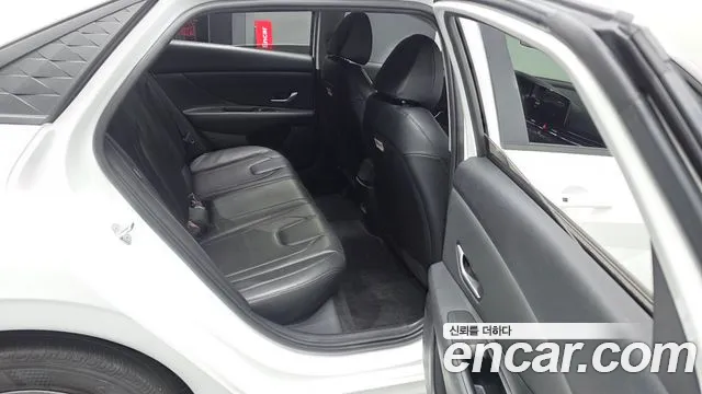 Hyundai AVANTE Новый Avante (CN7) — Фото автомобиля 12