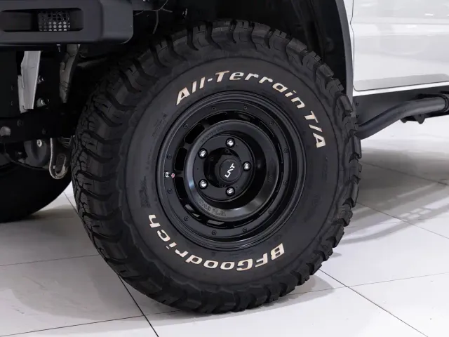 Suzuki Jimny — Фото автомобиля 4
