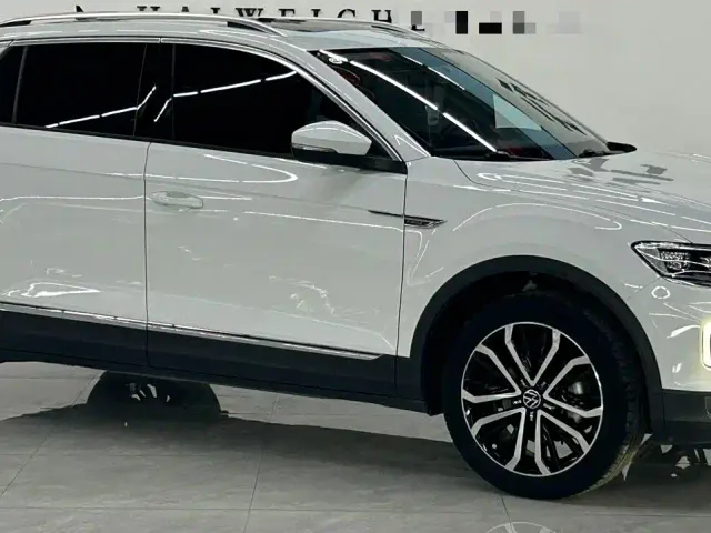 Volkswagen T-Roc — Фото автомобиля 3