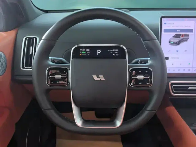 Li Auto L6 — Фото автомобиля 15