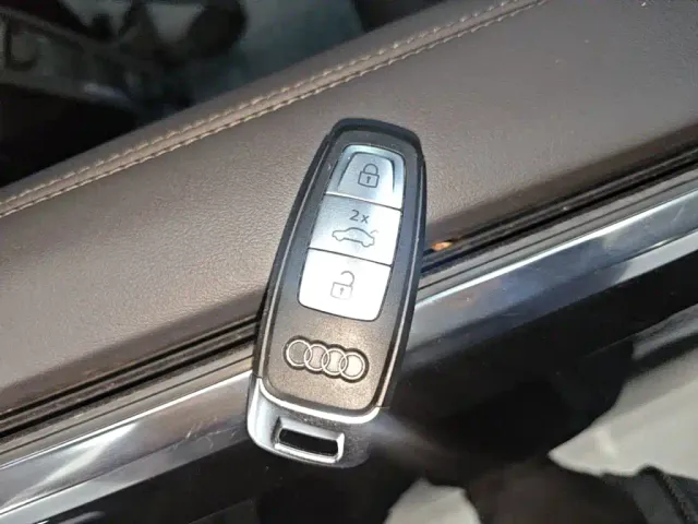 Audi A6L — Фото автомобиля 8