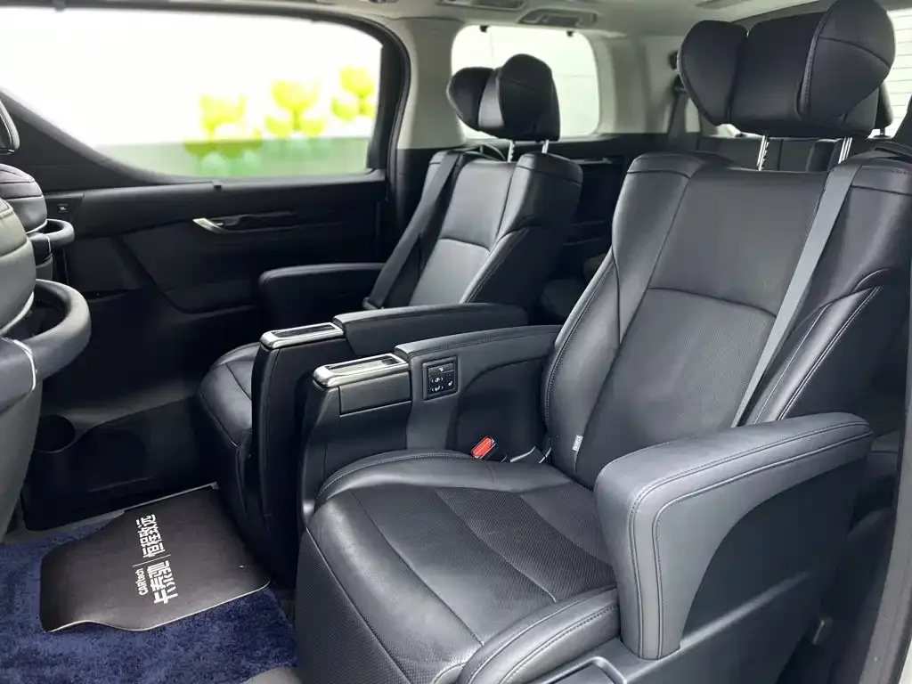 Toyota Vellfire 2023 Crown Hybrid 2.5L HV Luxury — Фото автомобиля 21