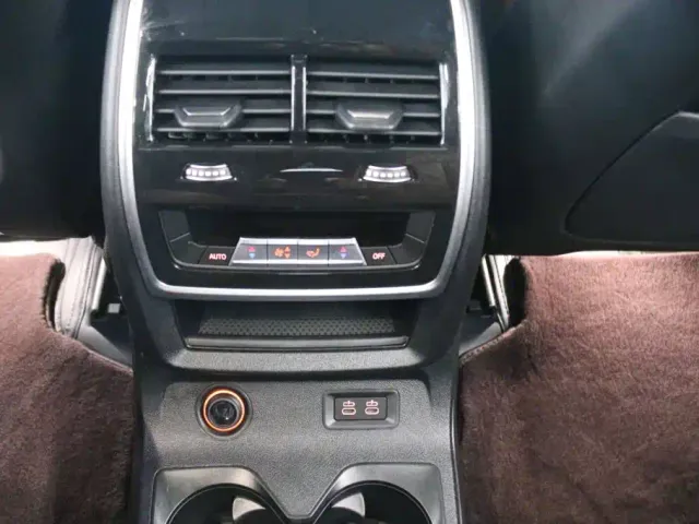 BMW X7 — Фото автомобиля 10
