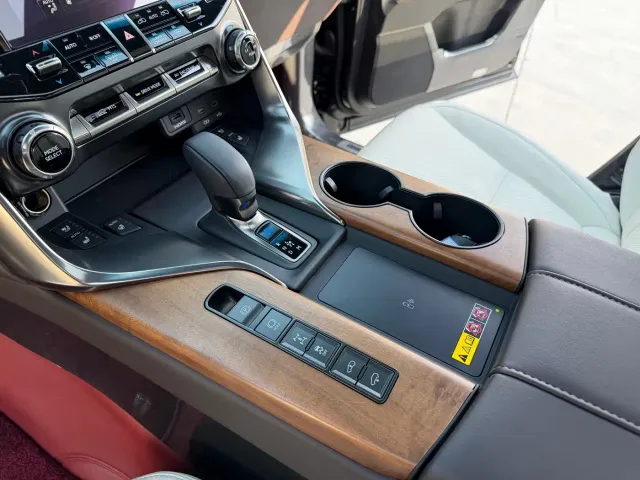 Lexus LX — Фото автомобиля 12