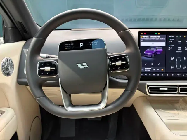 Li Auto L9 — Фото автомобиля 7