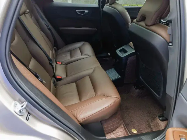 Volvo XC60 — Фото автомобиля 21