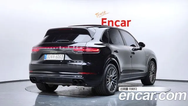 Porsche Cayenne — Фото автомобиля 2