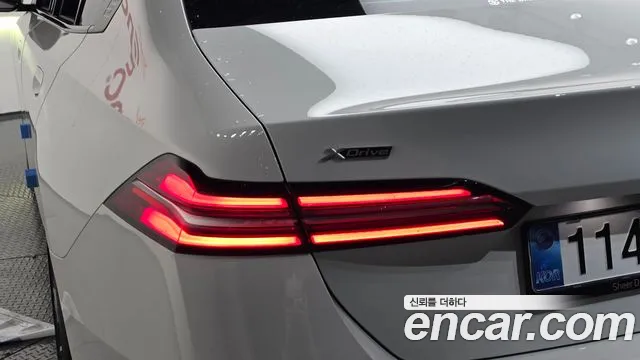 BMW 5 Series — Фото автомобиля 8