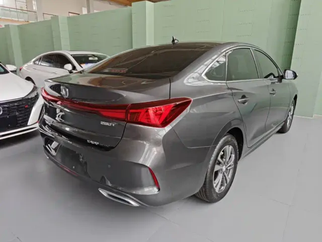 Changan Eado — Фото автомобиля 6