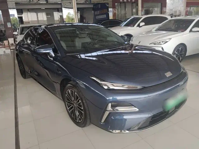 Geely Galaxy Xingyao 8 — Фото автомобиля 3
