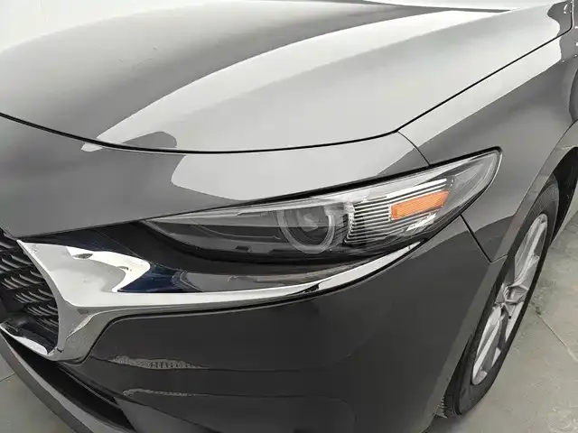 Mazda Axela — Фото автомобиля 14