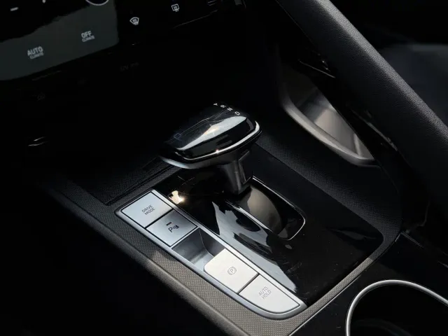 Hyundai Elantra — Фото автомобиля 12