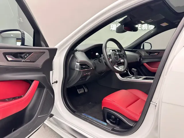 Jaguar XEL — Фото автомобиля 4
