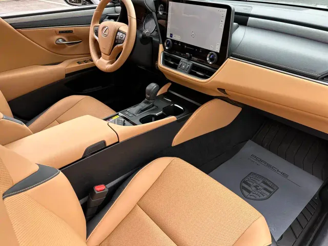 Lexus ES — Фото автомобиля 11