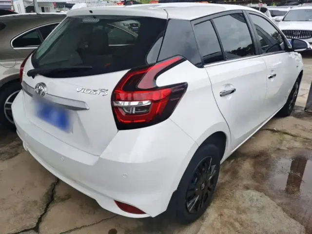 Toyota Vios FS — Фото автомобиля 6