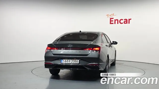 Hyundai AVANTE Avante (CN7) — Фото автомобиля 4