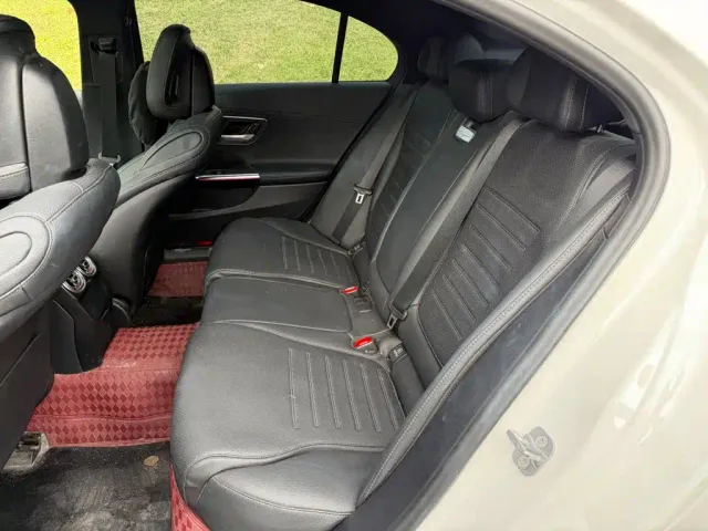 Mercedes-Benz C-Class — Фото автомобиля 12