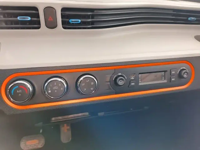 Wuling Hongguang Mini EV — Фото автомобиля 12