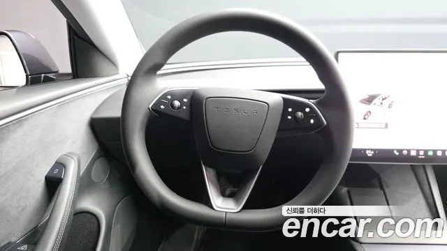 Tesla Model 3 — Фото автомобиля 11