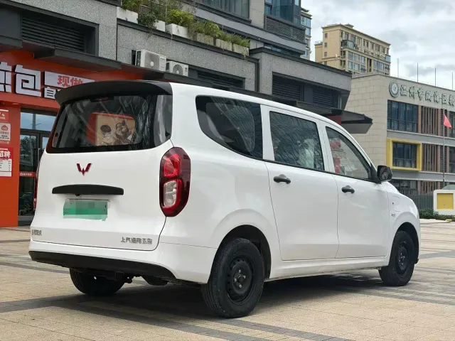 Wuling Hongguang — Фото автомобиля 9