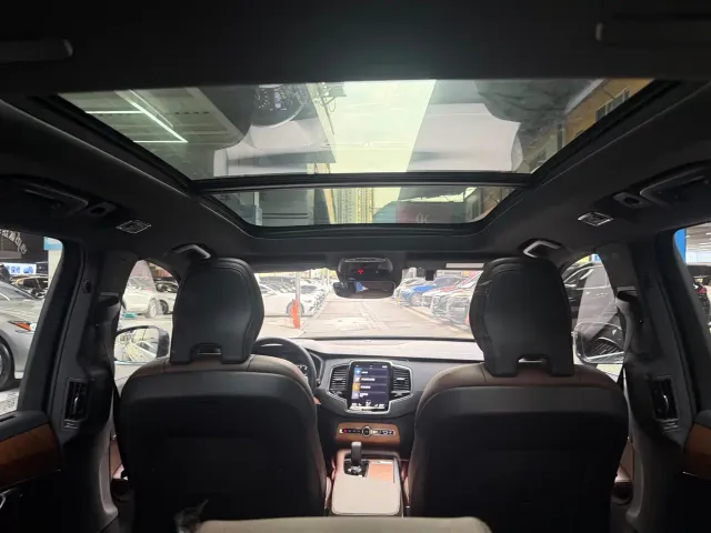 Volvo XC90 — Фото автомобиля 20