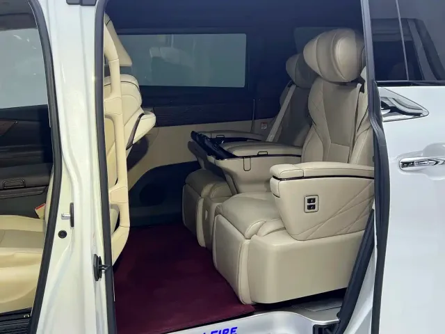 Toyota Vellfire — Фото автомобиля 18