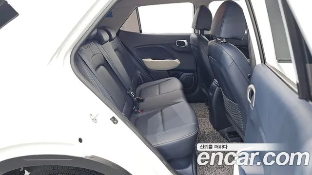 Hyundai Venue — Фото автомобиля 12