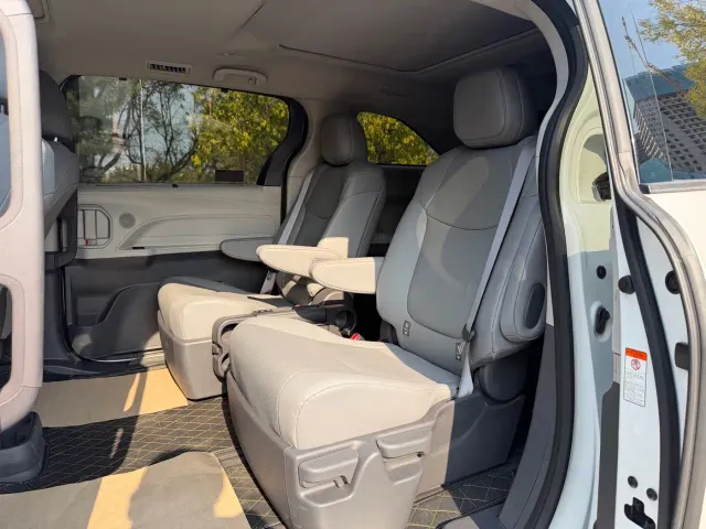 Toyota Granvia — Фото автомобиля 6