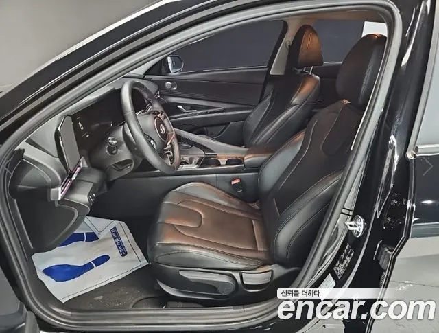 Hyundai Avante CN7 — Фото автомобиля 11