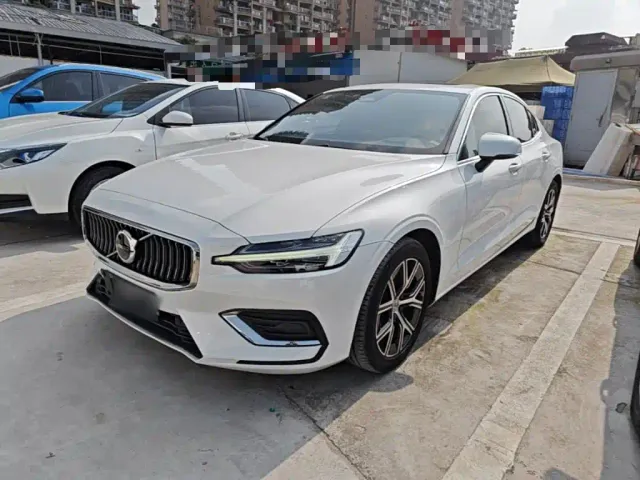 Фотография автомобиля — Volvo S60