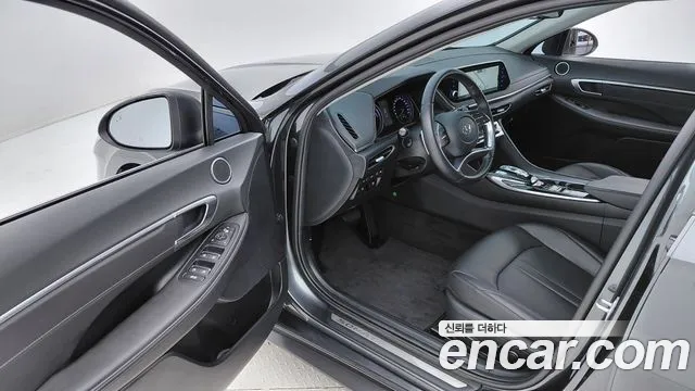 Hyundai Sonata — Фото автомобиля 10