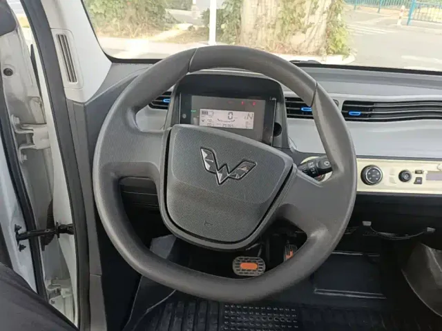 Wuling Hongguang Mini EV — Фото автомобиля 10
