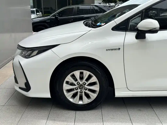Toyota Corolla — Фото автомобиля 5