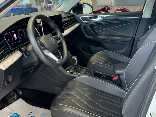Volkswagen Tiguan L — Фото автомобиля 7