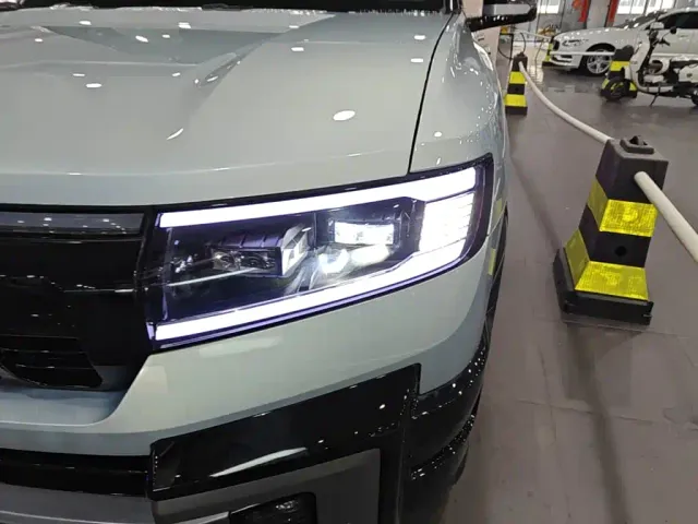BYD FangChengBao Leopard 8 — Фото автомобиля 23