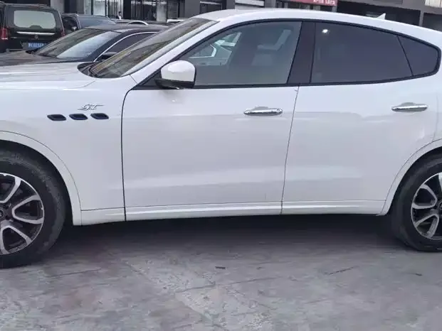 Maserati Levante — Фото автомобиля 8