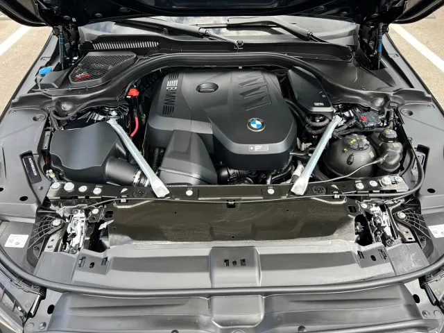 BMW 5 Series — Фото автомобиля 12