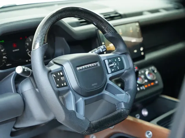 Land Rover Defender — Фото автомобиля 13