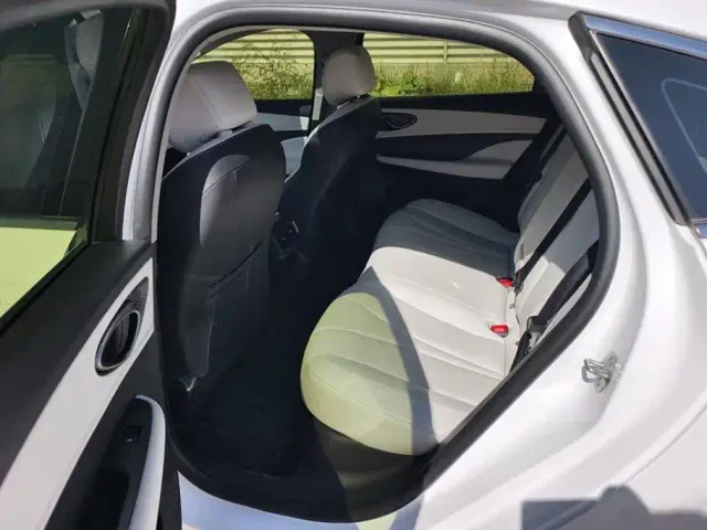 BYD Seal 05 DM-i — Фото автомобиля 11