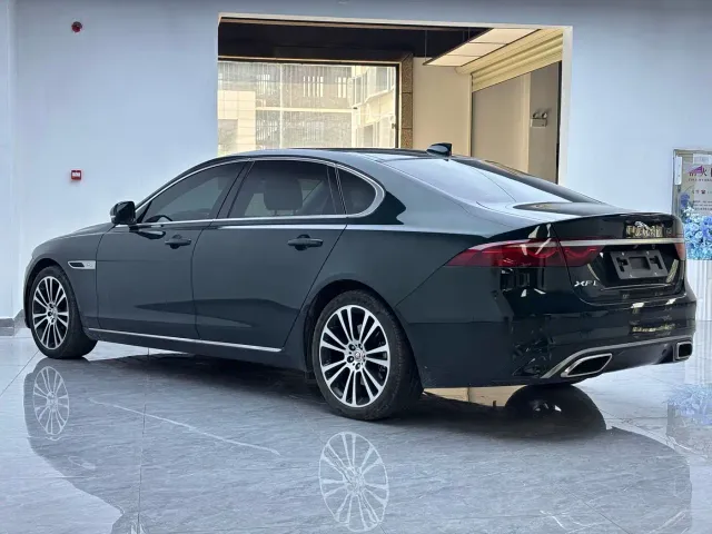 Jaguar XFL — Фото автомобиля 9