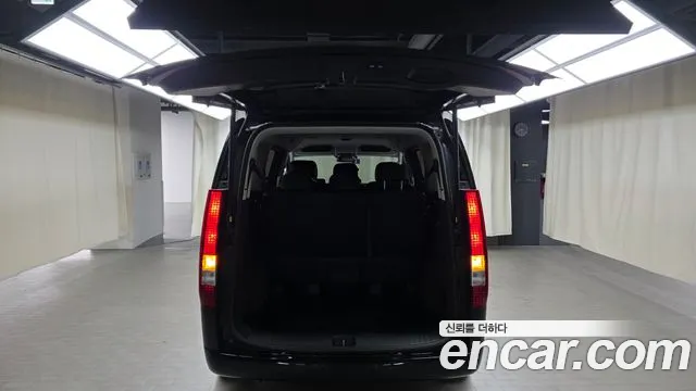 Hyundai Staria Staria 4WD Tourer 9 мест — Фото автомобиля 19