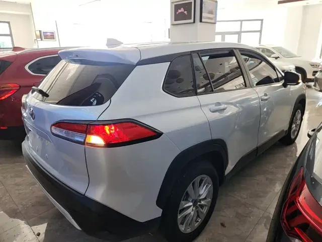 Toyota Corolla Cross — Фото автомобиля 6
